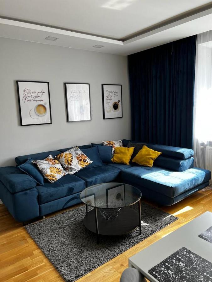 Family & Business Elegant Apartments Ul Astronautow Centrum Downtown - 3 Bedroom, Parking كيلتشي المظهر الخارجي الصورة