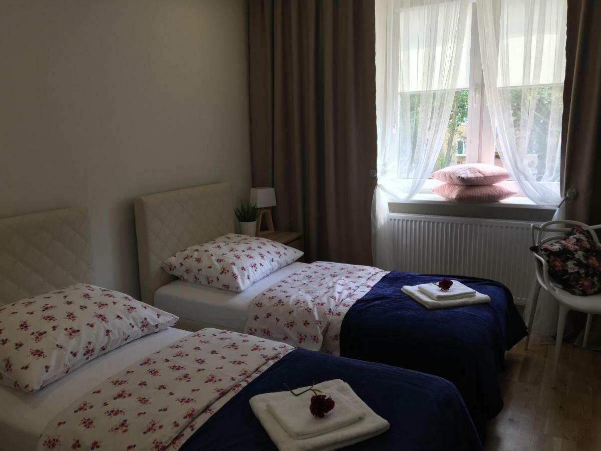 Family & Business Elegant Apartments Ul Astronautow Centrum Downtown - 3 Bedroom, Parking كيلتشي المظهر الخارجي الصورة