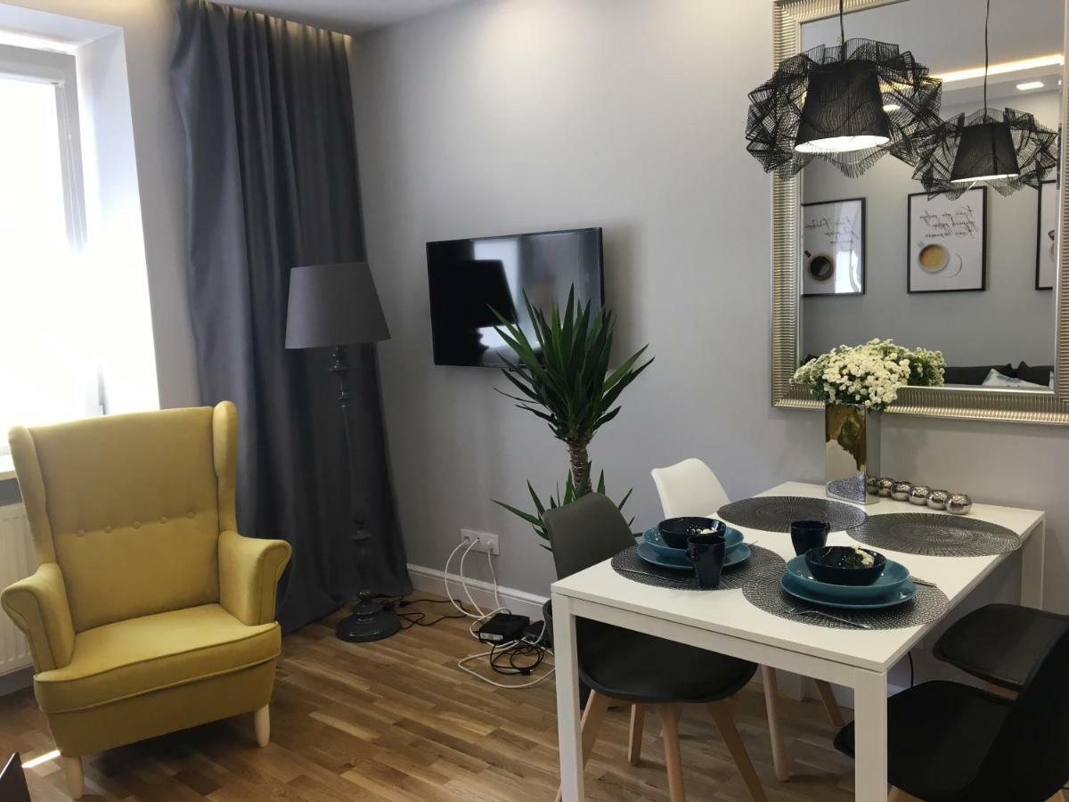 Family & Business Elegant Apartments Ul Astronautow Centrum Downtown - 3 Bedroom, Parking كيلتشي المظهر الخارجي الصورة
