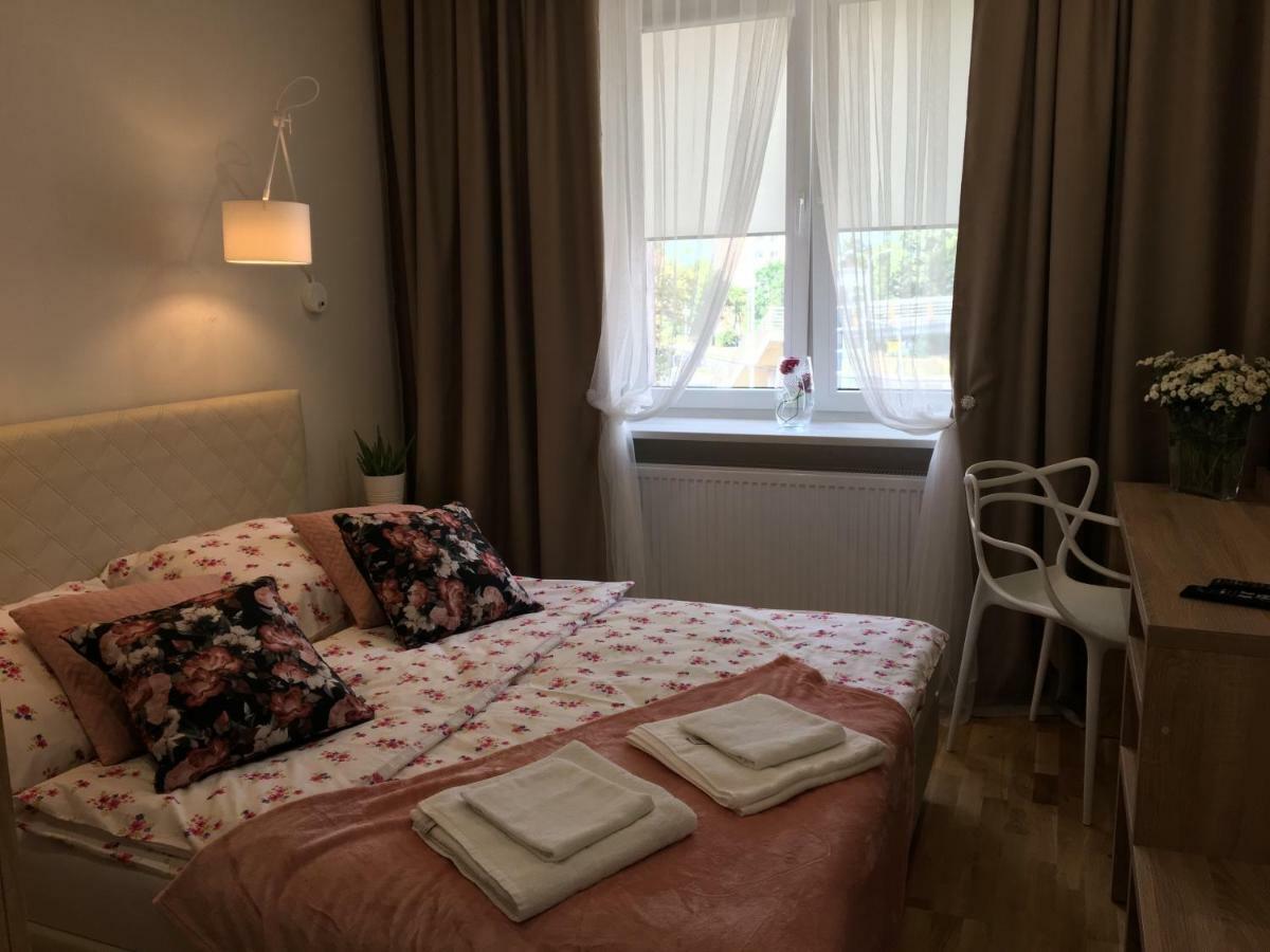 Family & Business Elegant Apartments Ul Astronautow Centrum Downtown - 3 Bedroom, Parking كيلتشي المظهر الخارجي الصورة