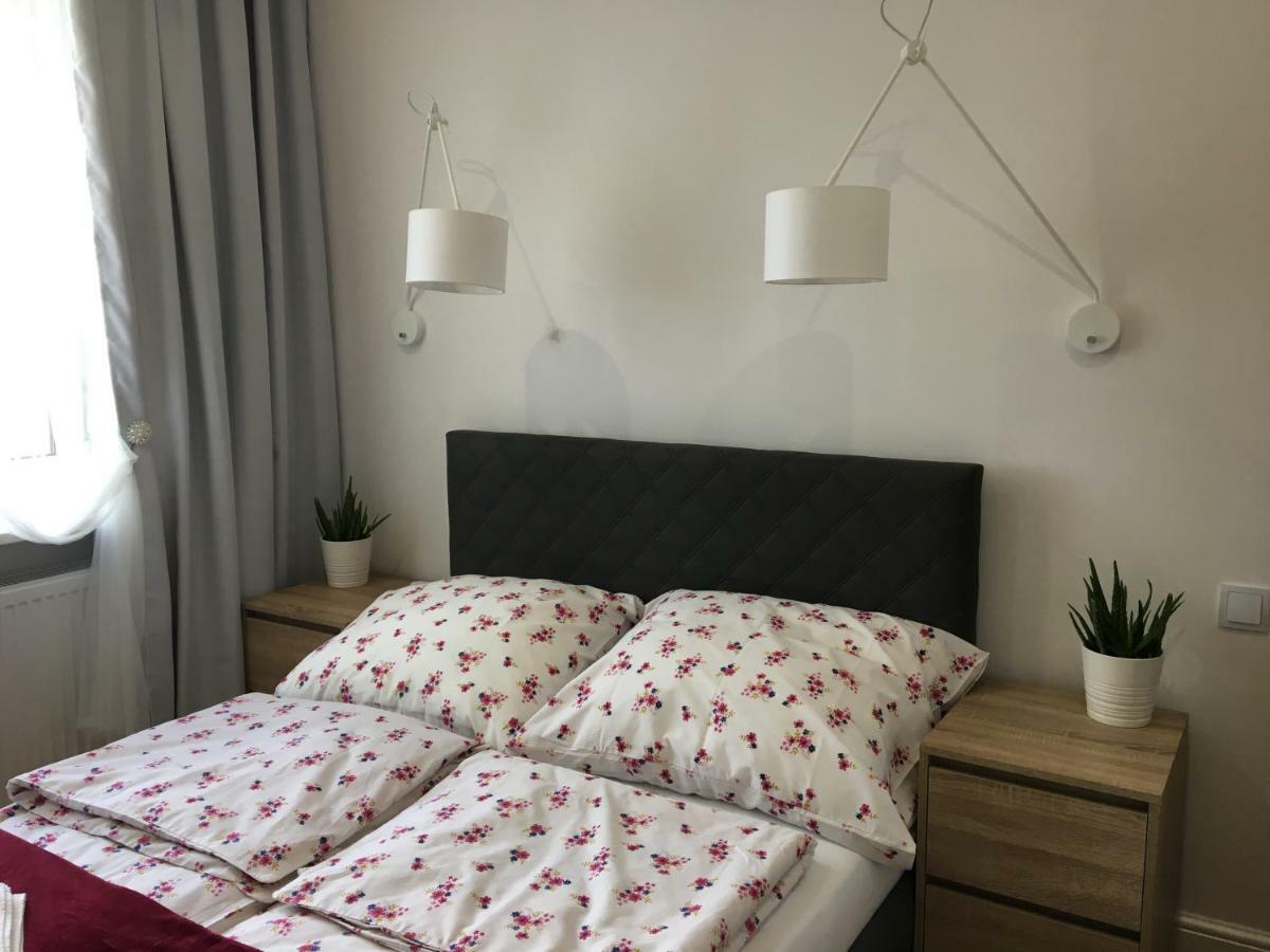 Family & Business Elegant Apartments Ul Astronautow Centrum Downtown - 3 Bedroom, Parking كيلتشي المظهر الخارجي الصورة