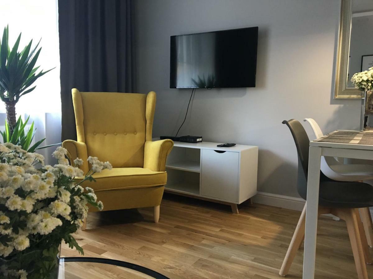 Family & Business Elegant Apartments Ul Astronautow Centrum Downtown - 3 Bedroom, Parking كيلتشي المظهر الخارجي الصورة