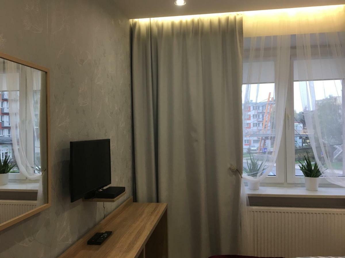 Family & Business Elegant Apartments Ul Astronautow Centrum Downtown - 3 Bedroom, Parking كيلتشي المظهر الخارجي الصورة